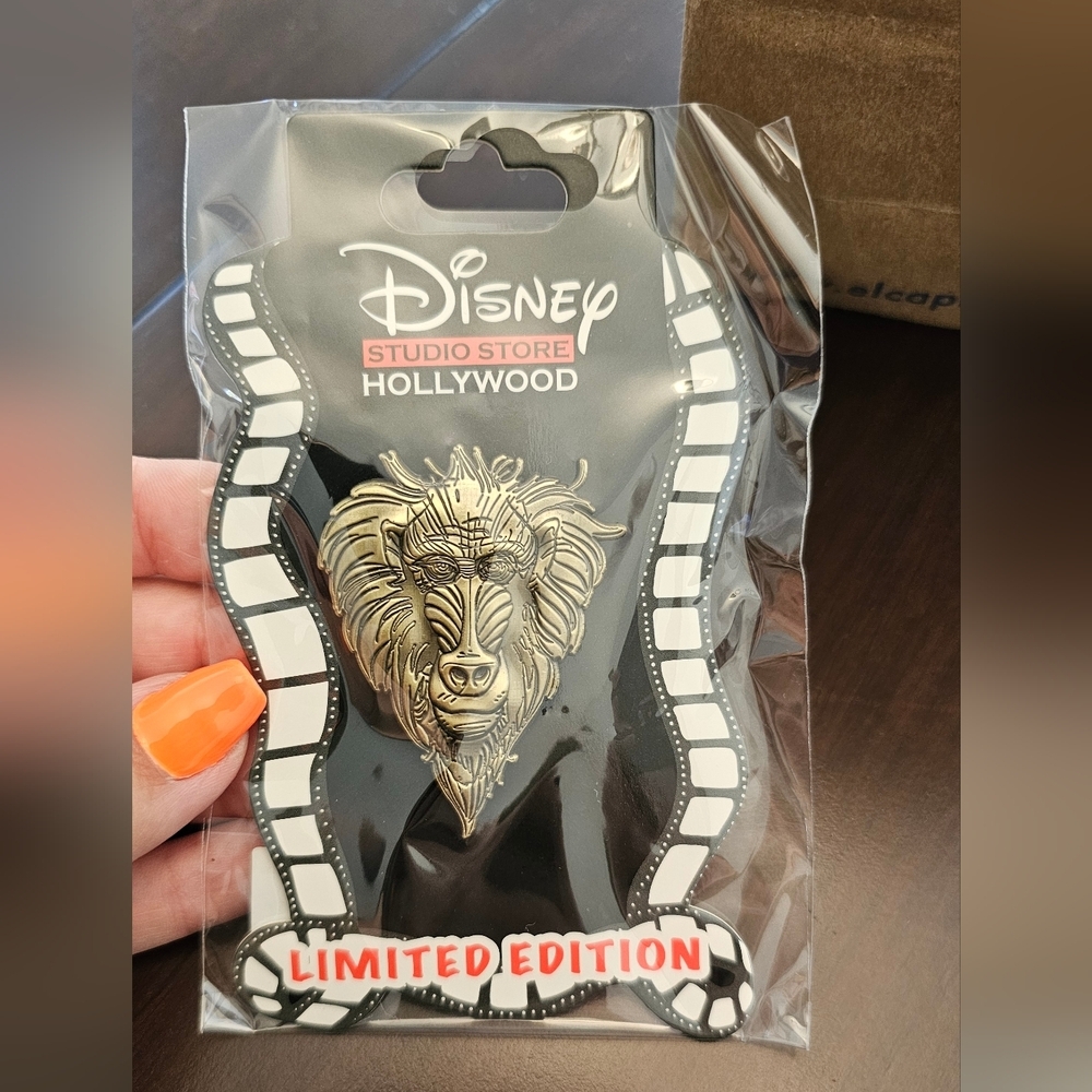 Disney Hollywood Studio Ghirardelli Lion King Rafiki Pin Live Act…